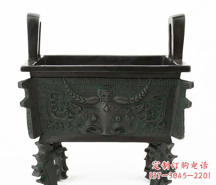 江西精致的牛头铜鼎铜雕