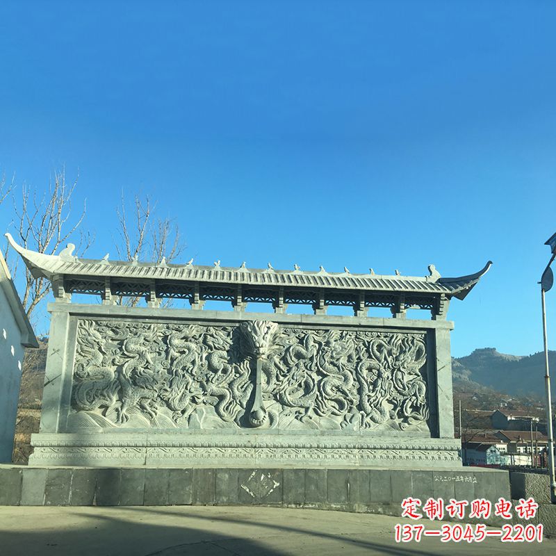 江西青石九龙壁,精美雕塑饰衬城市广场