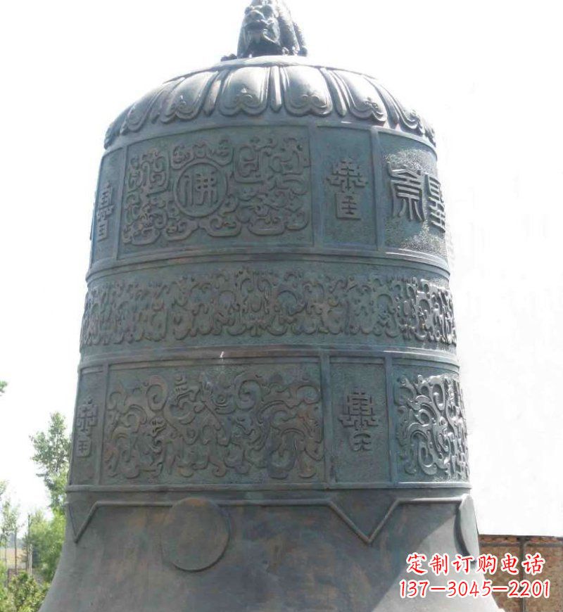 江西传统唢呐青铜钟雕塑,传递节日的祝福