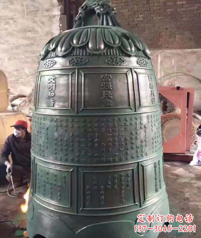 江西古典铜钟雕塑,装点家园