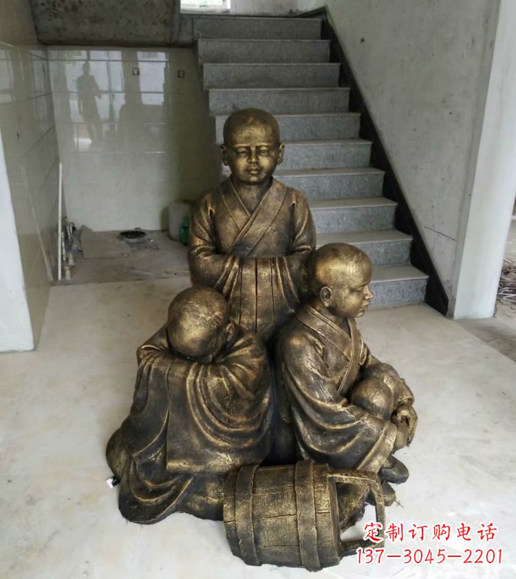 江西中国领雕塑推出的金色佛祖三像是一件令人惊…