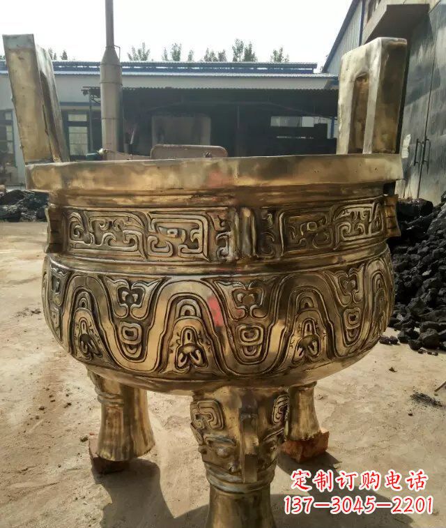 江西追求完美的三足香炉