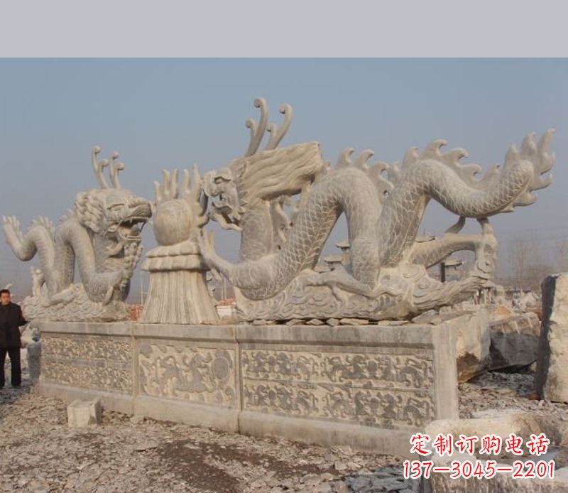 江西双龙戏珠石雕