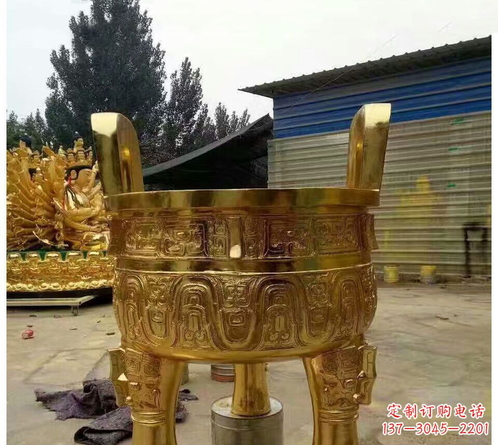 江西寺庙三足圆形香炉铜雕