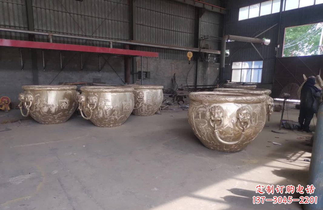 江西寺庙水缸铜雕塑