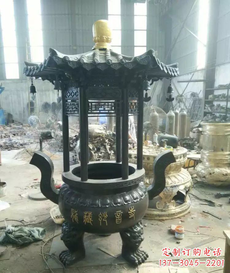 江西寺庙圆香炉铜雕 (2)