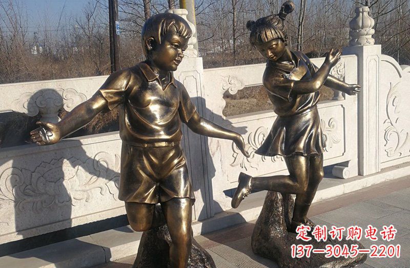 江西踢毽子的儿童铜雕 (2)