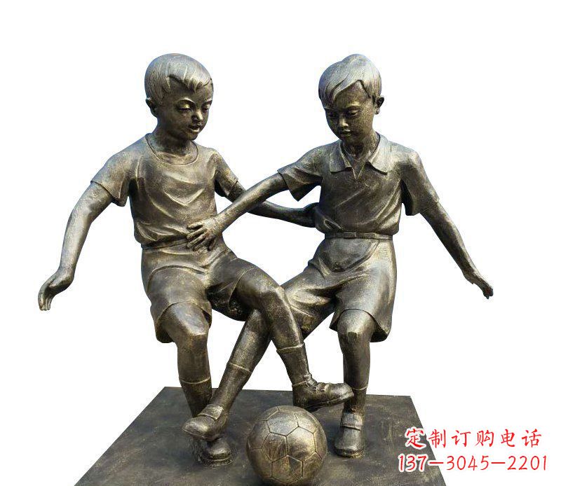 江西踢足球的儿童铜雕 (2)