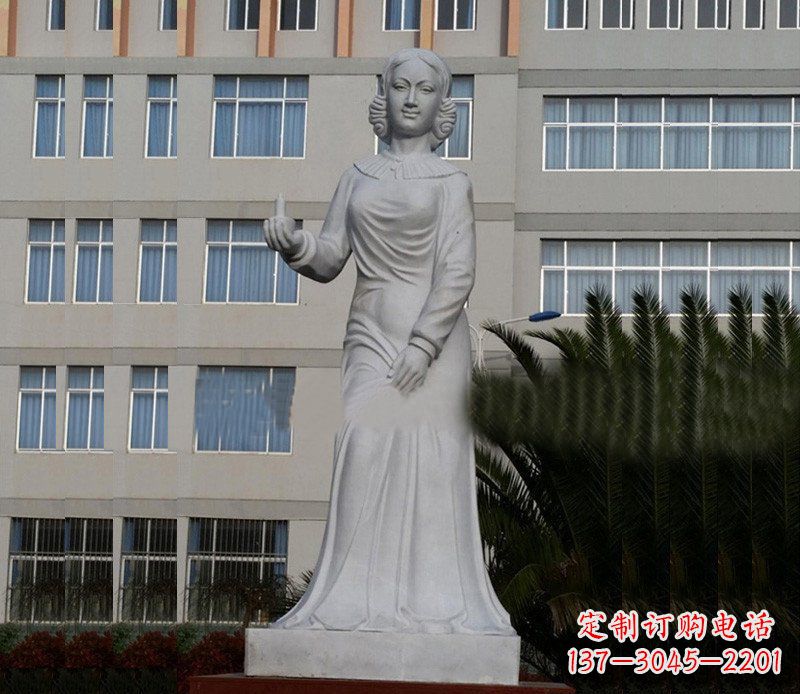 江西提灯天使弗洛伦斯·南丁格尔石雕 (2)