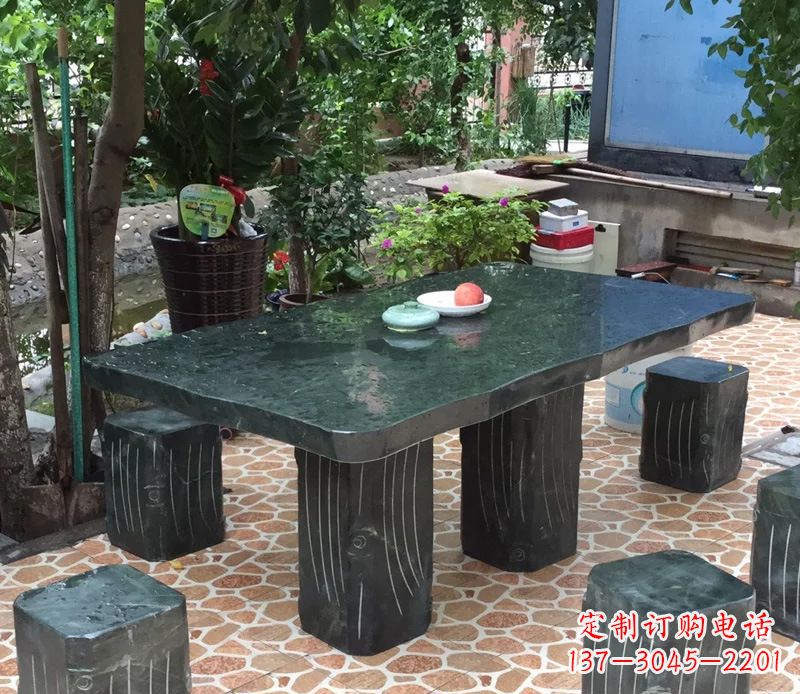江西庭院长方形石桌凳雕塑