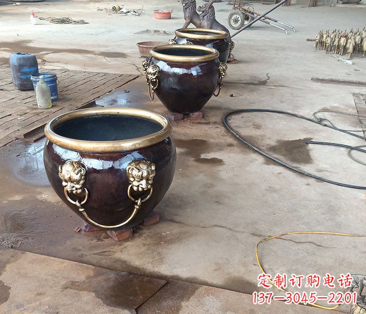 江西铜雕故宫狮子头水缸雕塑