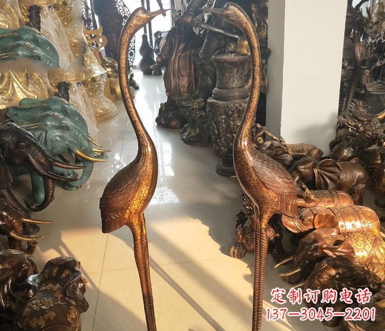 江西铜雕仙鹤踩龟雕塑摆件