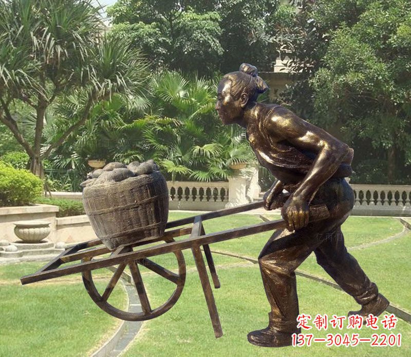 江西推独轮车的古人铜雕