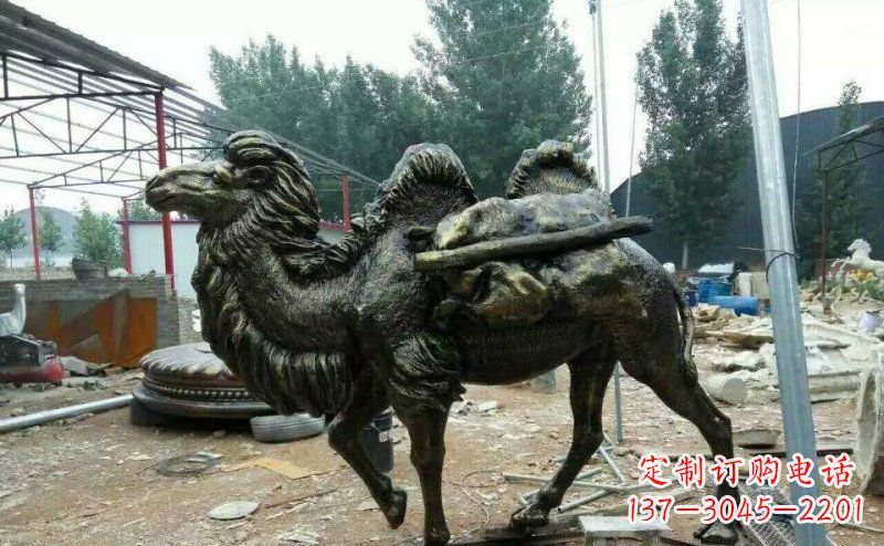 江西驮着东西的骆驼铜雕