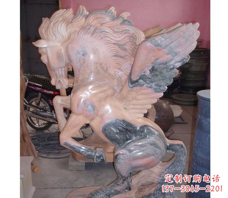 江西晚霞红奔马石雕
