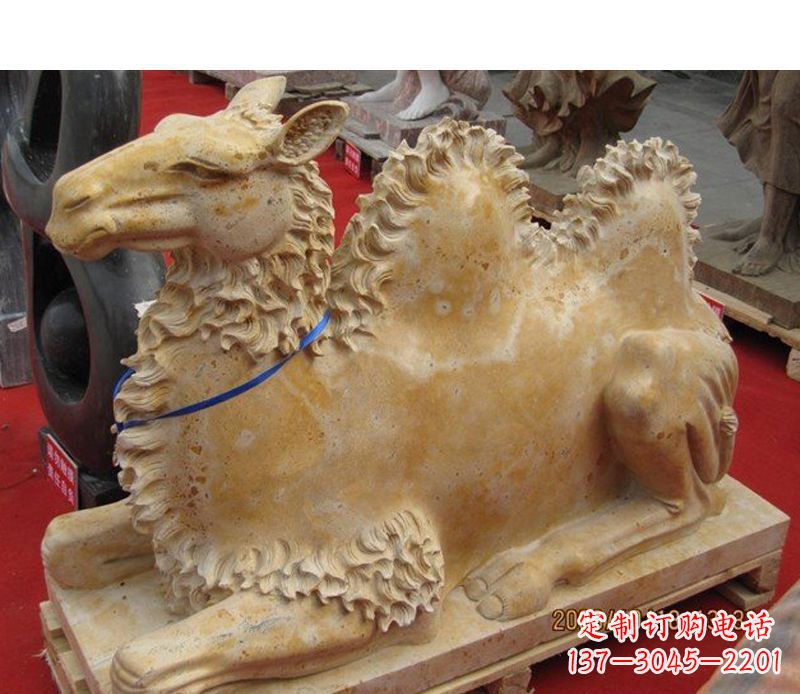 江西晚霞红动物骆驼石雕