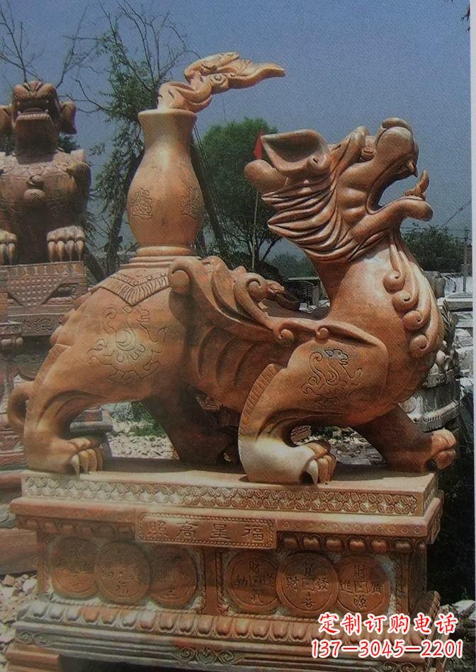 江西晚霞红貔貅石雕