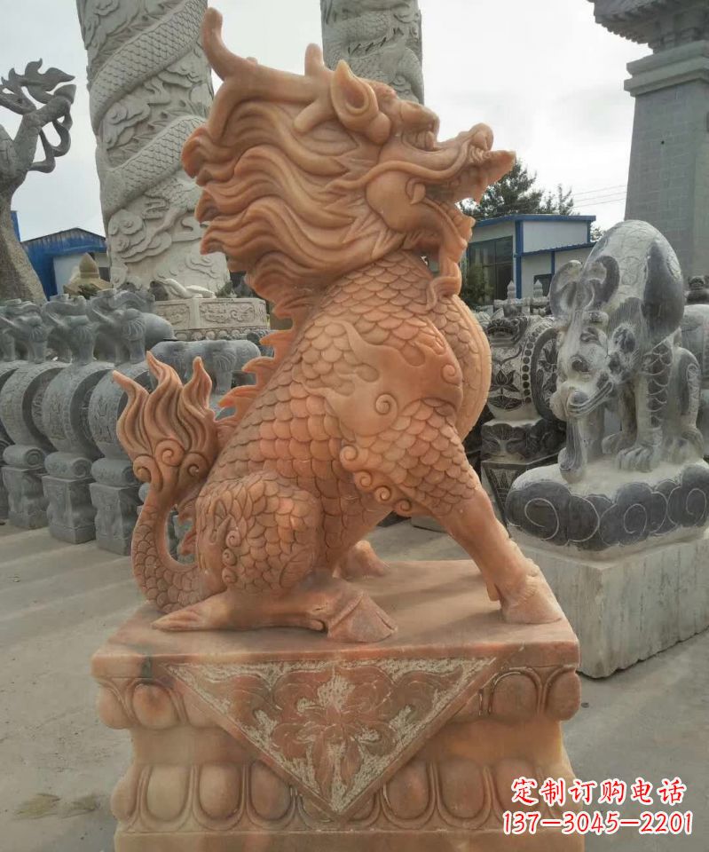 江西晚霞红麒麟雕塑1
