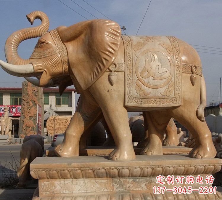 江西晚霞红石雕如意大象