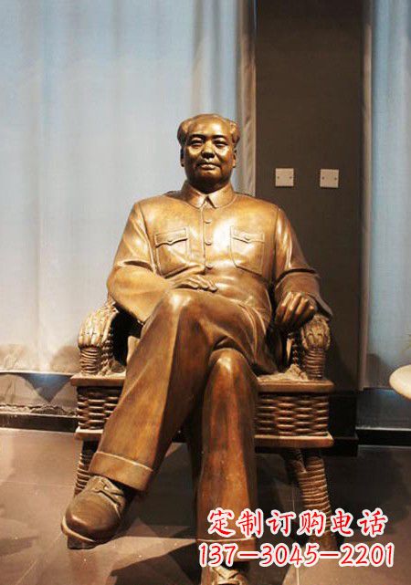 江西伟大的主席铜雕像