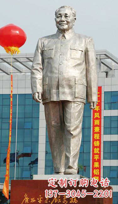 江西伟人邓小平铜雕像