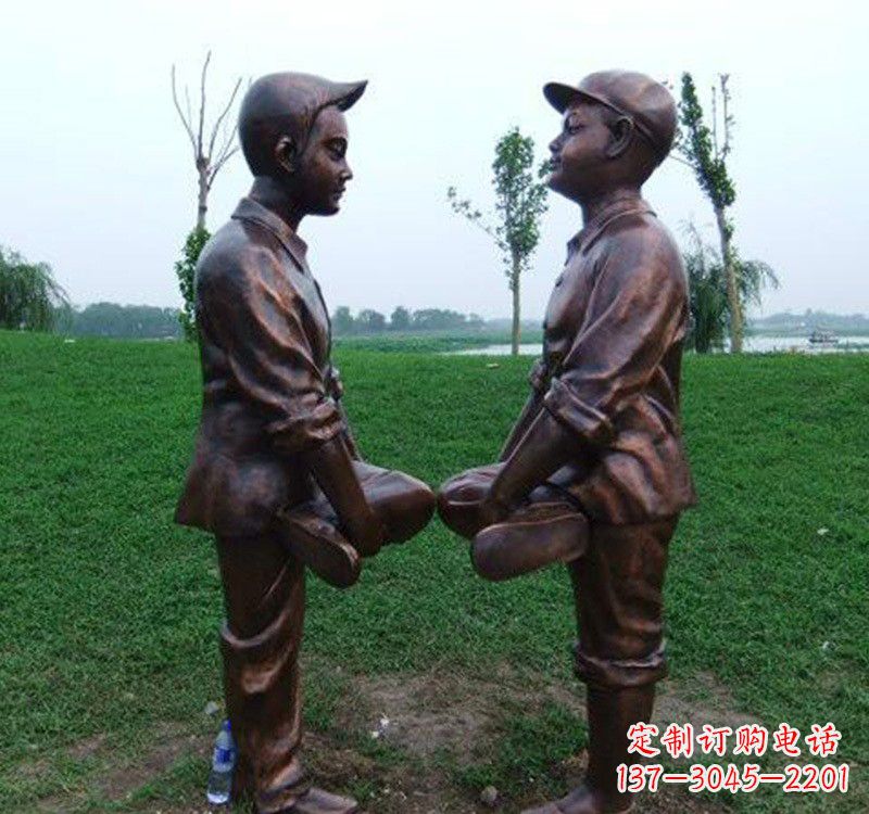 江西小孩斗鸡铸铜雕塑