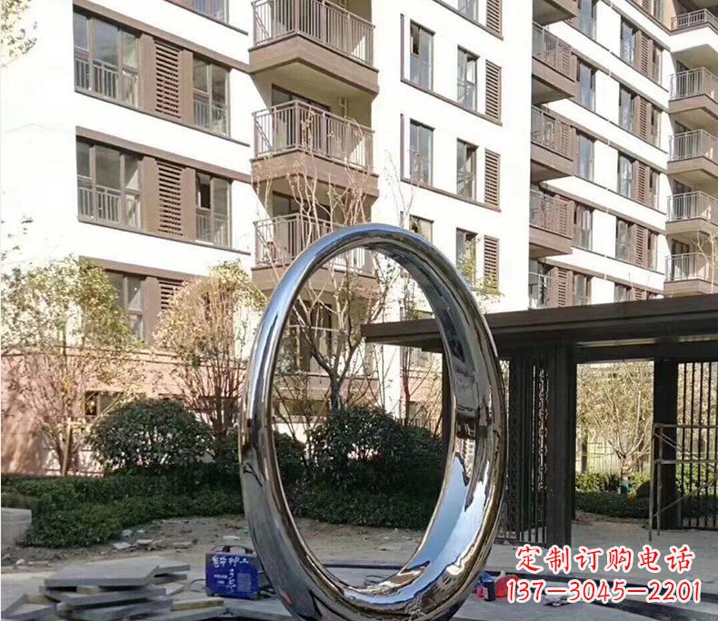 江西小区不锈钢镜面圆环雕塑