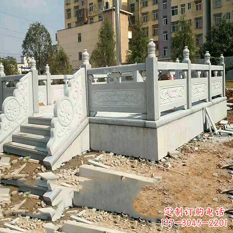 江西校园青石升旗台