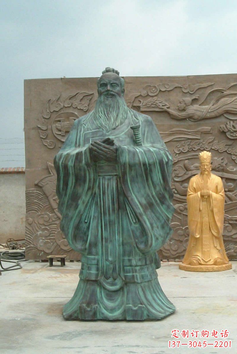 江西校园青铜仿古孔子