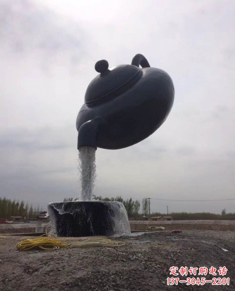 江西新疆流水的茶壶铜雕