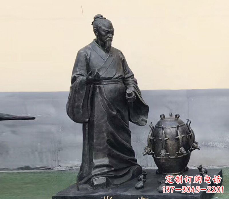江西学校张衡和地动仪铜雕
