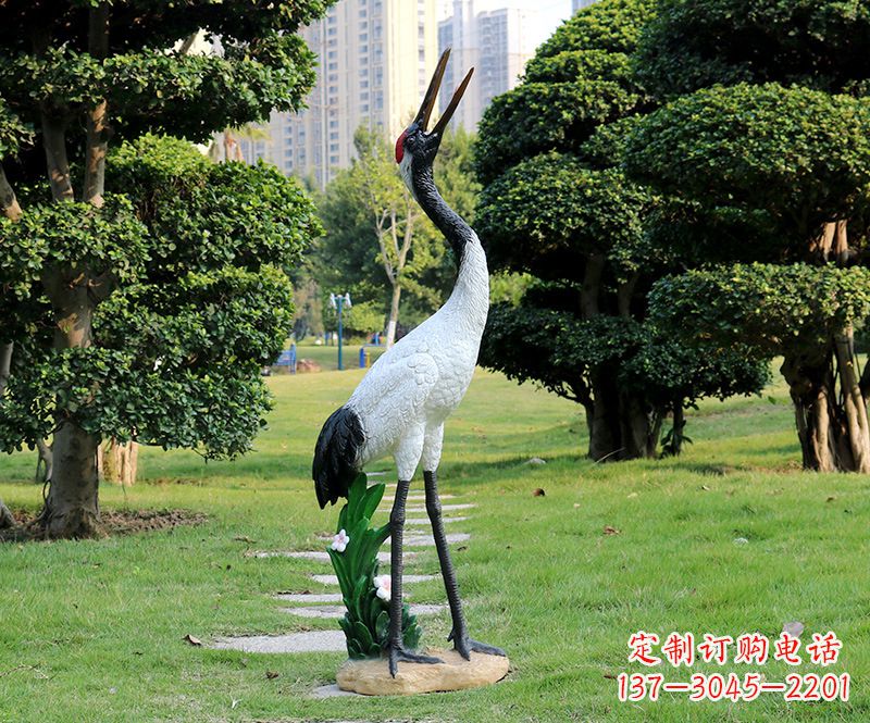 江西站立仙鹤雕塑