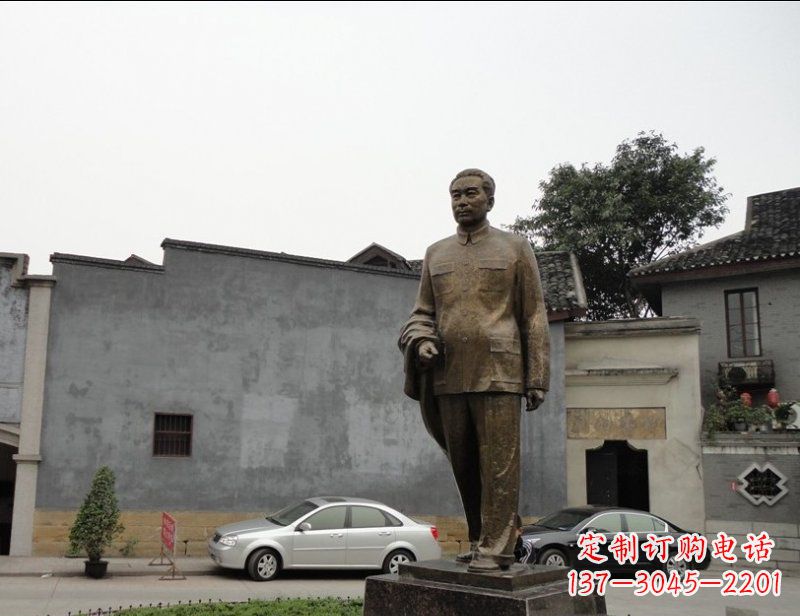 江西周恩来广场伟人铜雕