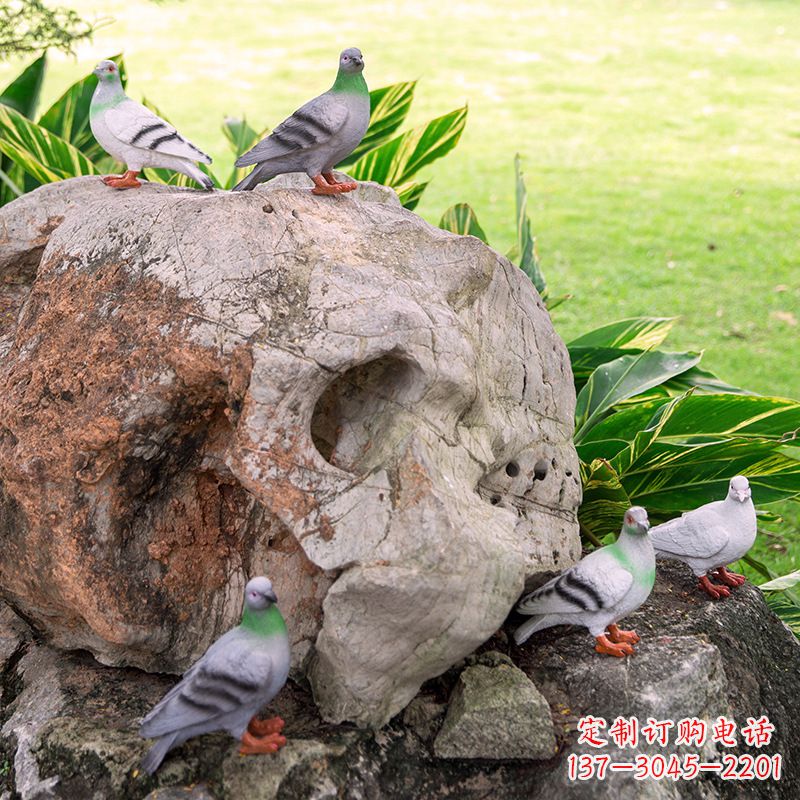 江西众人托着和平鸽雕塑