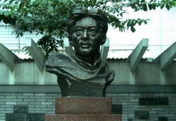 江西校园名人徐悲鸿头像雕塑