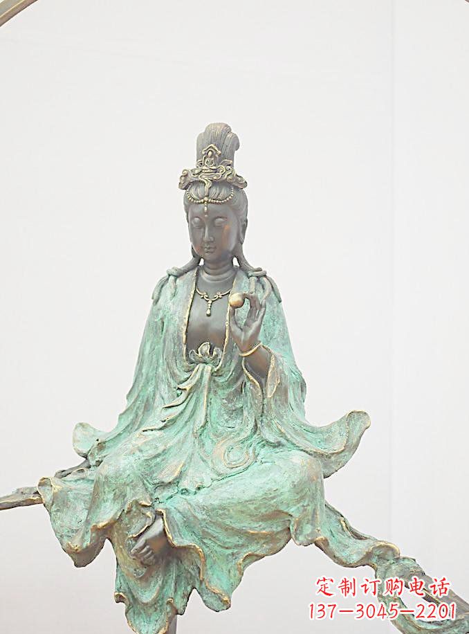 江西铸铜观自在观音雕像