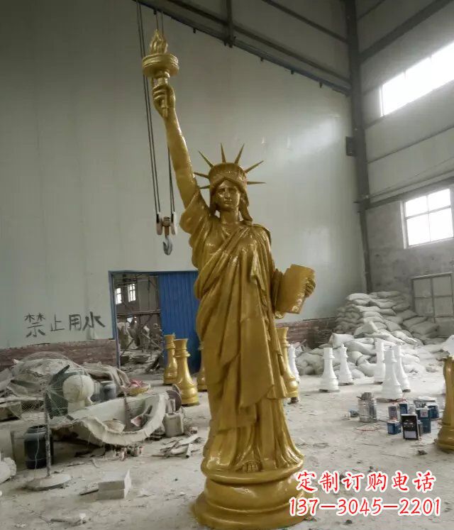 江西自由女神玻璃钢仿铜人物雕塑