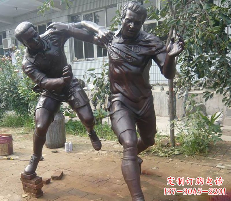 江西足球运动公园人物铜雕