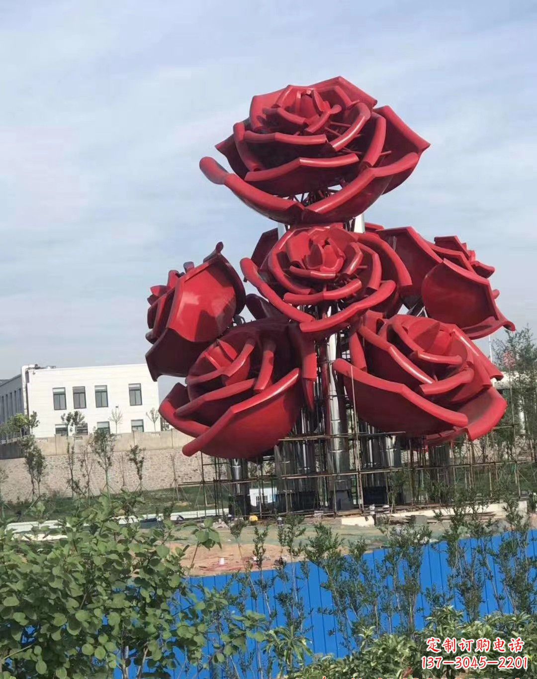 江西玫瑰花雕塑-广场创意不锈钢红色玫瑰花雕塑